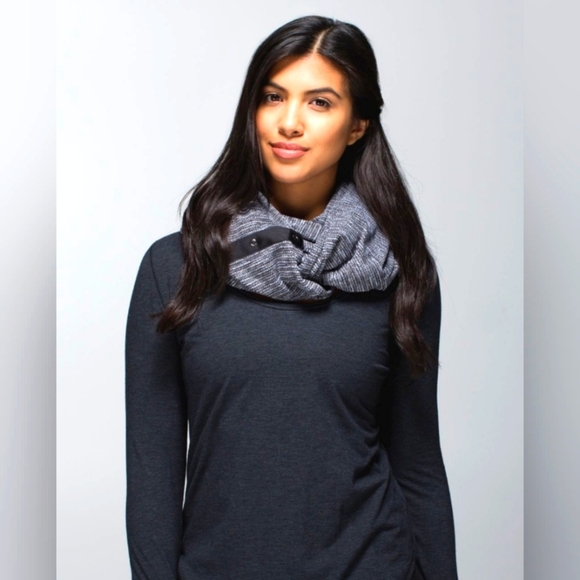 lululemon athletica Accessories - Lululemon Rulu Vinyasa Scarf Black Gray DCO